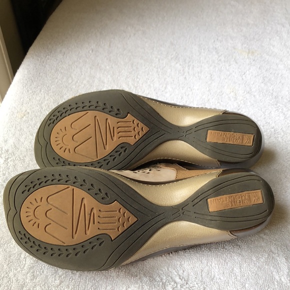 White Mountain leather Mary Jane style clogs - Picture 9 of 12